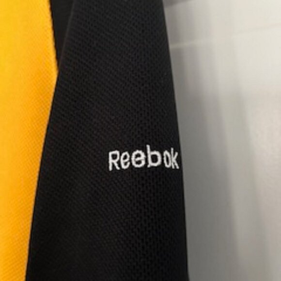 Women's Sweatshirt Pittsburg Steelers with Hoodie Size Large Reebok Gold & Black - Picture 3 of 4